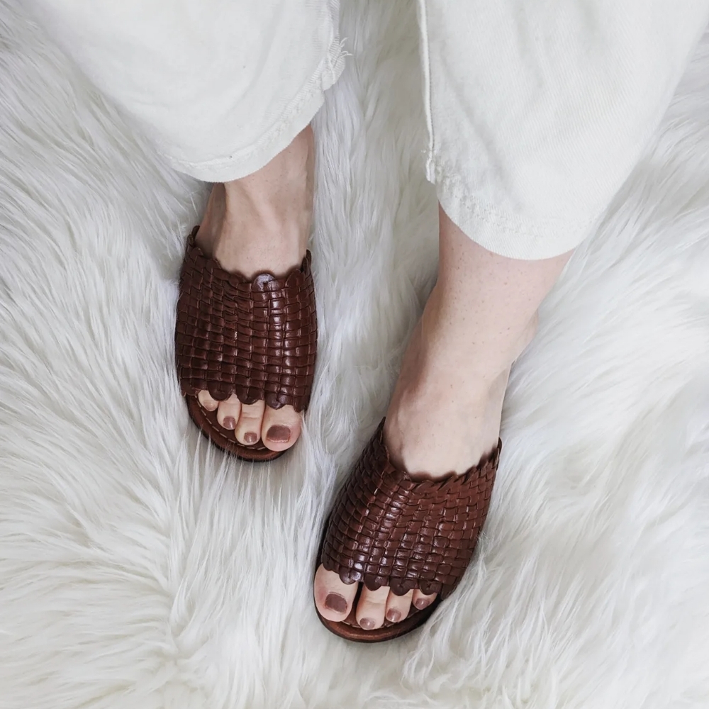 Vintage Artesanias Hermanos Gomez Woven Leather Sandals | 7.5